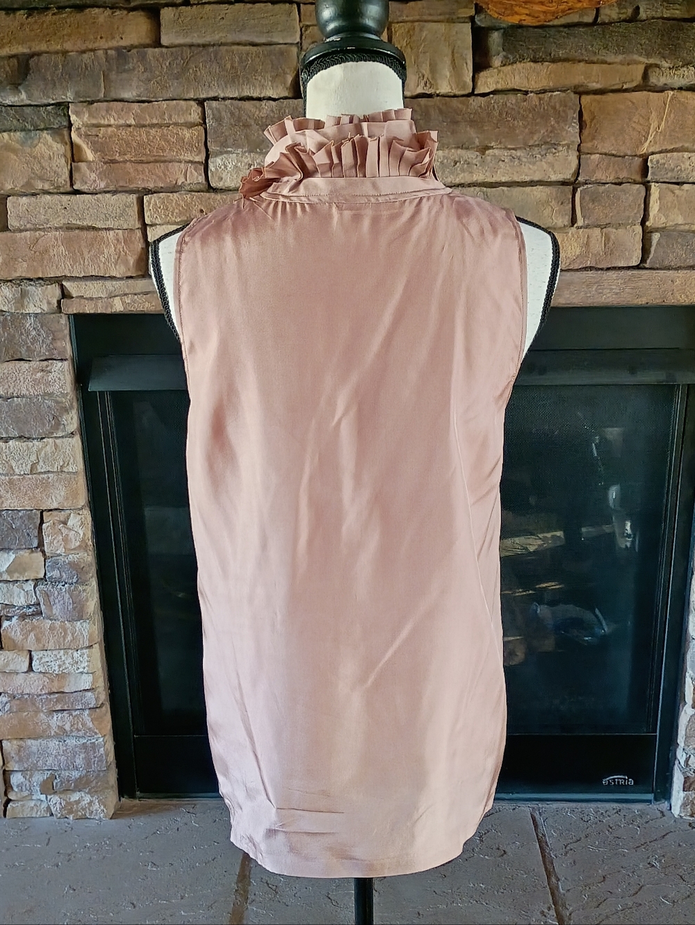 J. Crew 100% Silk Beige Tan Pink Mauve Ruffled Button Sleeveless Top Size 6 - Picture 6 of 16
